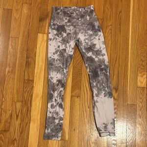 Lulu Lemon Gray Tie Dye workout leggings